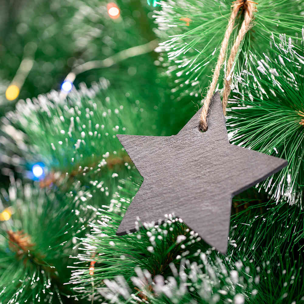 Ornamenti di Natale in ardesia con disegni di alberi e stelle - Trezzano Rosa