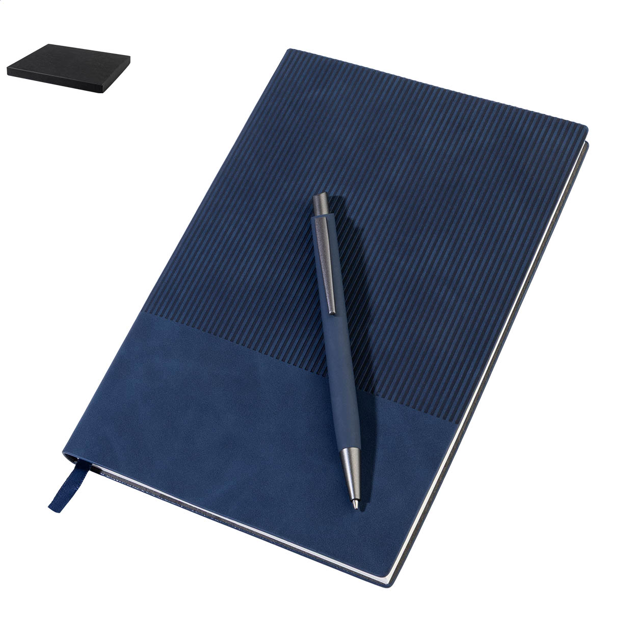 Set quaderno Strium con quaderno A5 in PU riciclato e penna con logo