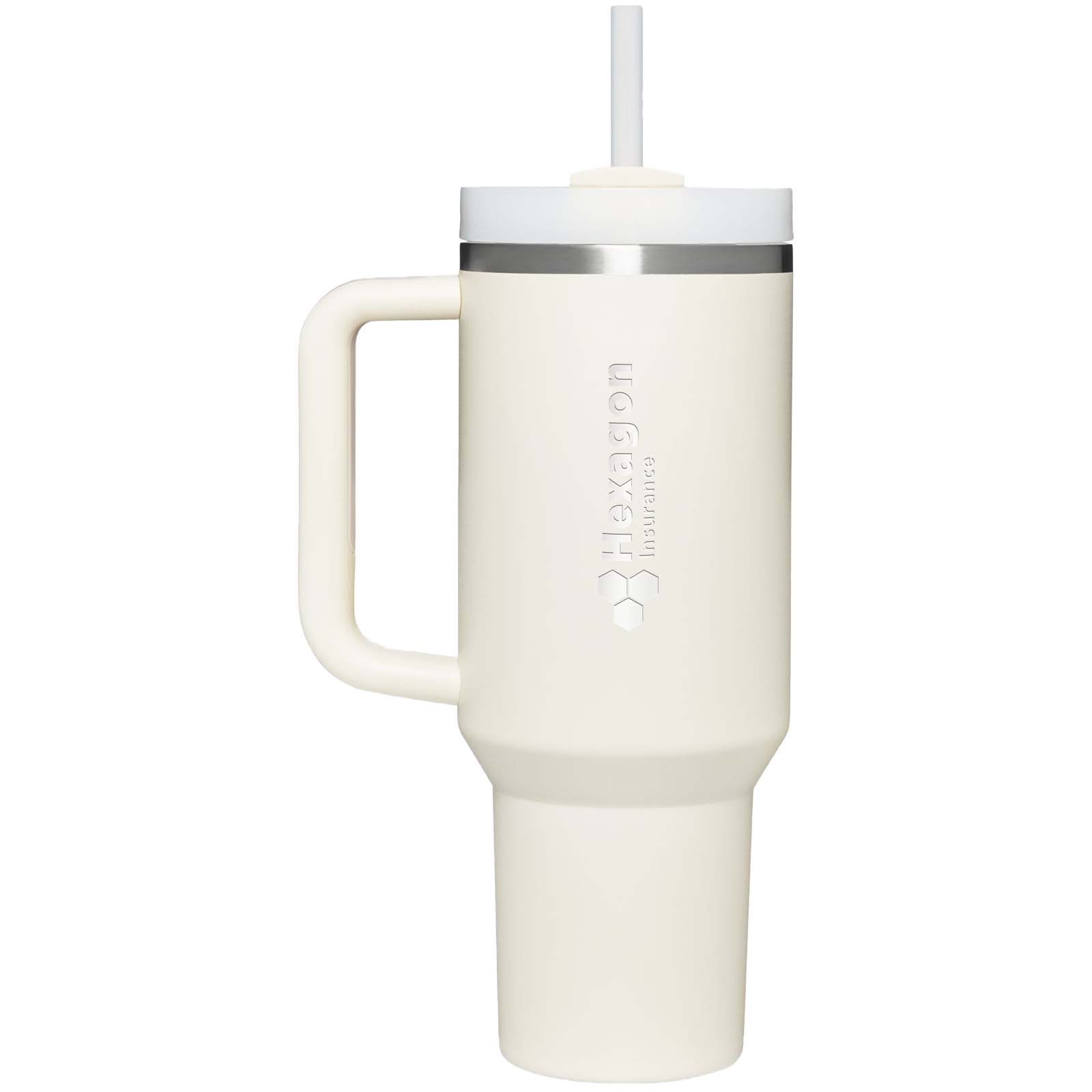 Bicchiere isolato Stanley Quencher® H2.0 FlowState™ 890 ml in acciaio inossidabile riciclato