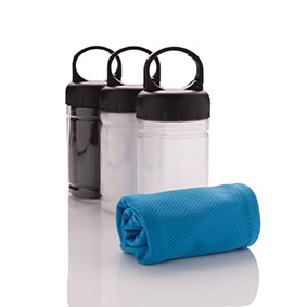 Asciugamano rinfrescante in microfibra con protezione UV e moschettone per bottiglia - Cugliate-Fabiasco